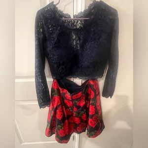 Gorgeous 2 piece Juniors size 13 dress, worn once. Perfect for Christmas